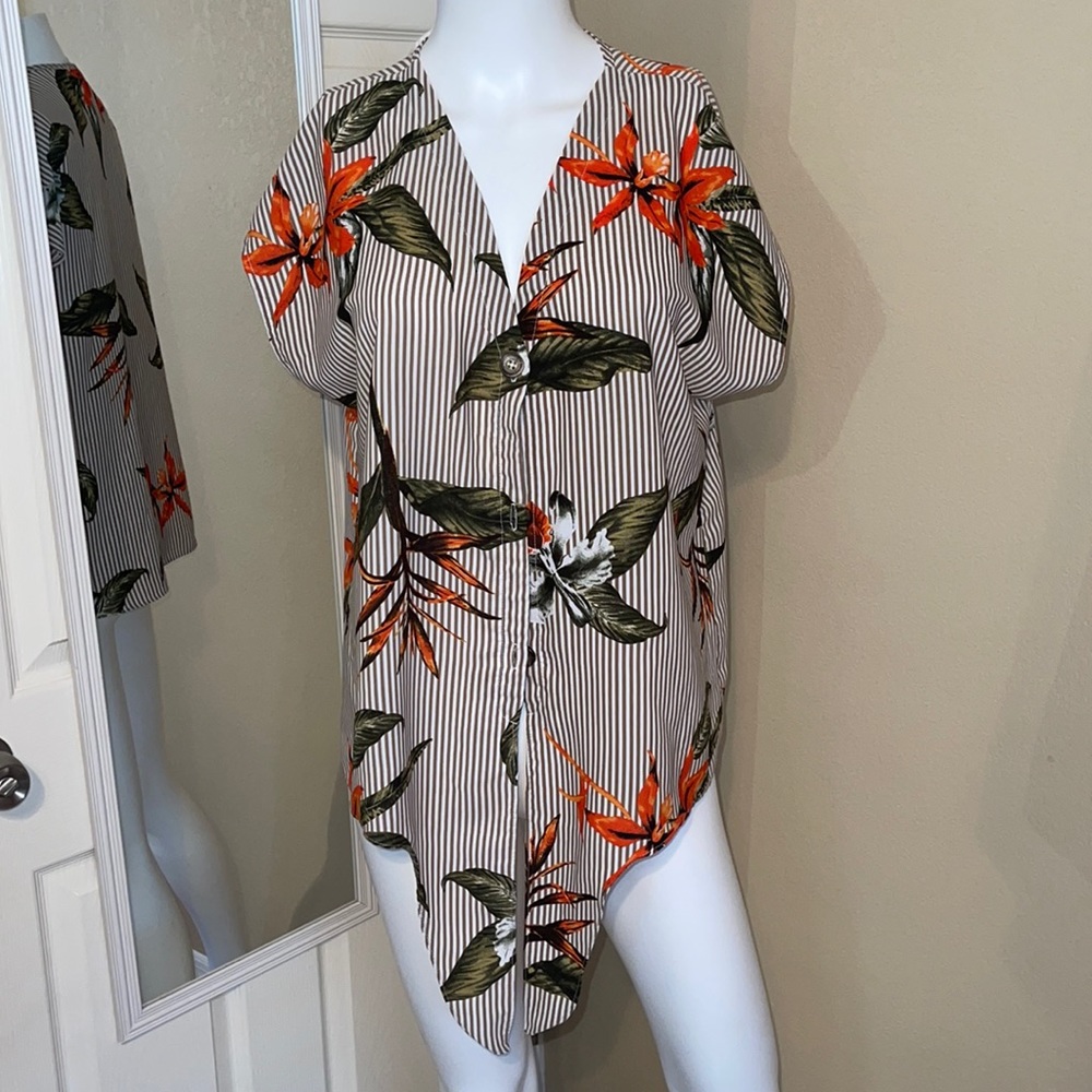 Women’s Button up Hawaiian front tie blouse